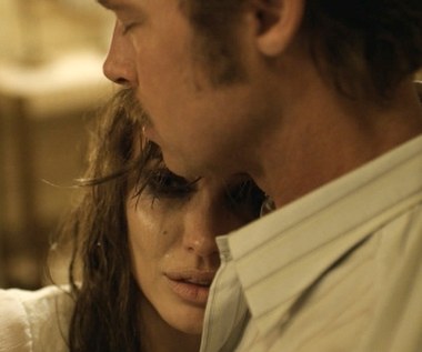 "Nad morzem" to to pierwsza od 2005 roku wspólna produkcja małżeńskiej pary. Wówczas aktorzy pojawili się razem na wielkim ekranie w komedii akcji "Pan i Pani Smith".
