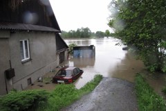 Nad Rabą sytuacja pogarsza się z każdą minutą