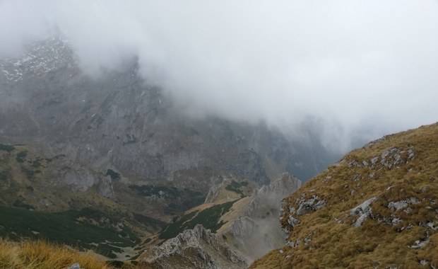 Nad Tatrami mogą przejść gwałtowne burze. TOPR apeluje do turystów