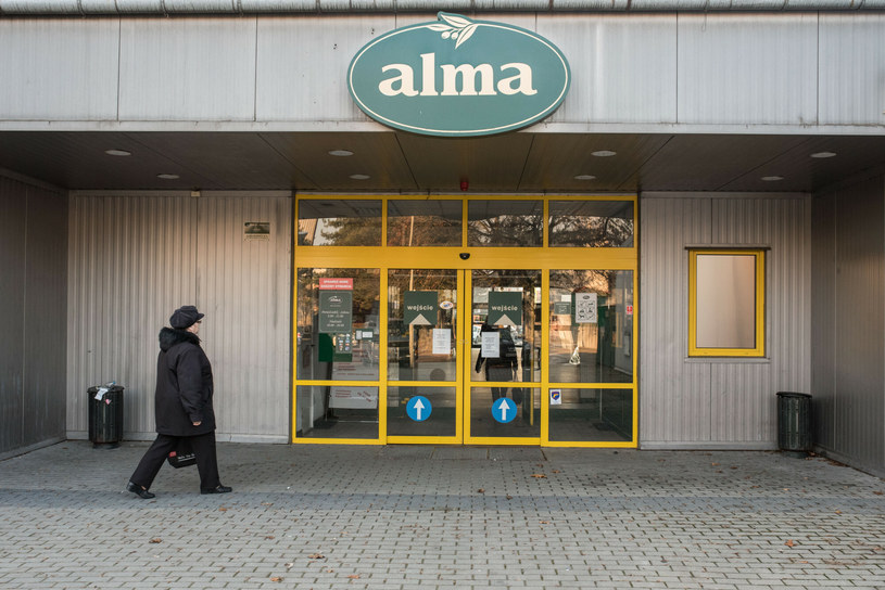 Nadal otwarty jest jeden sklep Alma //Reporter