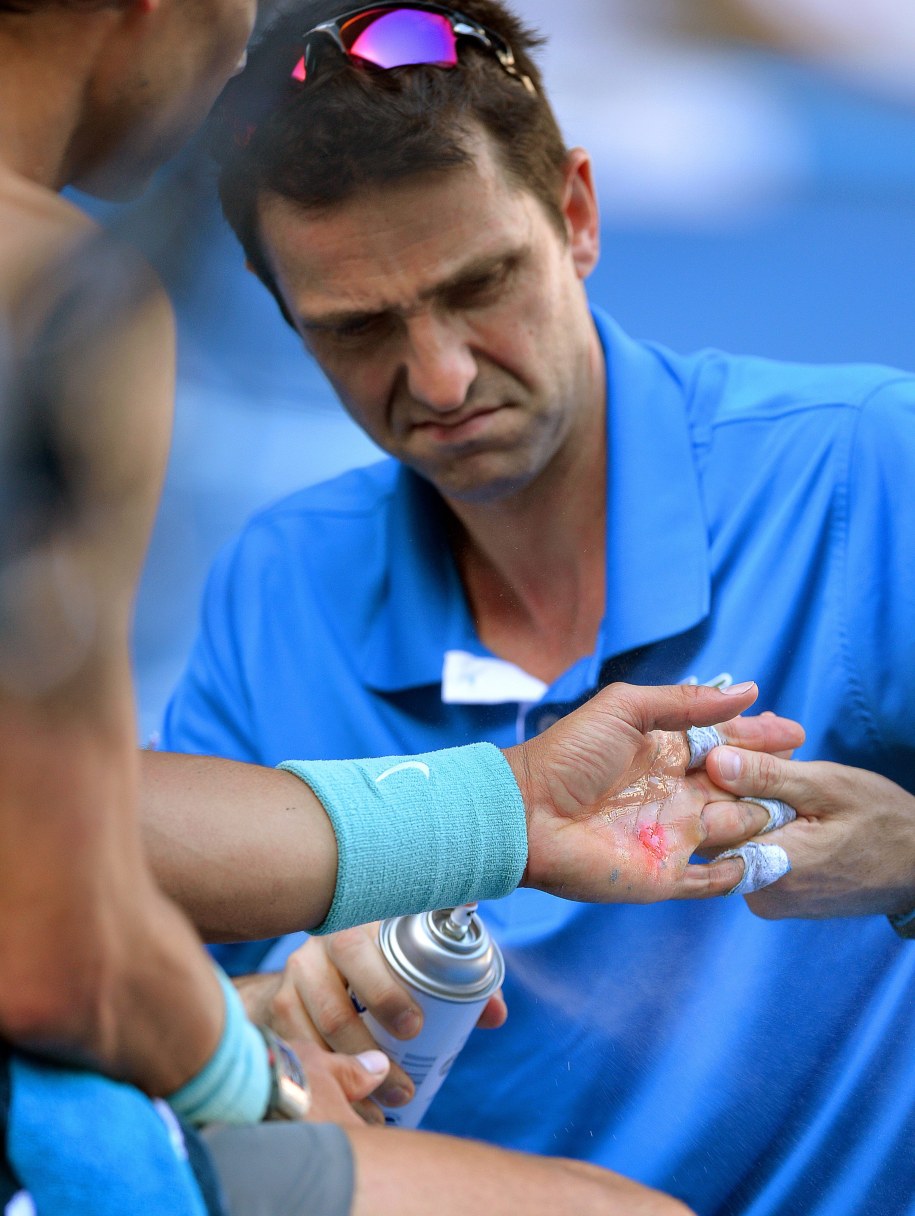 Nadal w trakcie przerwy podczas meczu o finał /JOE CASTRO /PAP/EPA