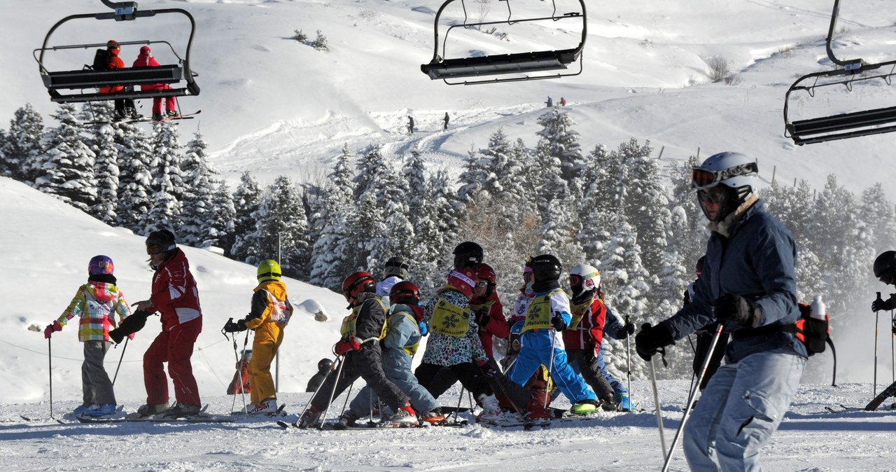 Nadchodzący sezon narciarski bedzie znacznie droższy /AFP