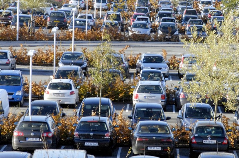Nadchodzi kres samochodów spalinowych? /Getty Images
