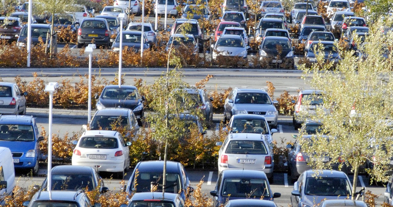 Nadchodzi kres samochodów spalinowych? /Getty Images