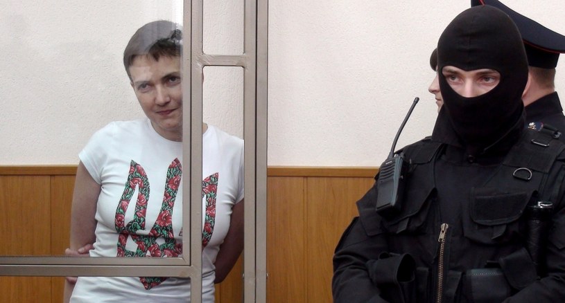 Nadia Sawczenko czeka na wyrok rosyjskiego sądu /AFP