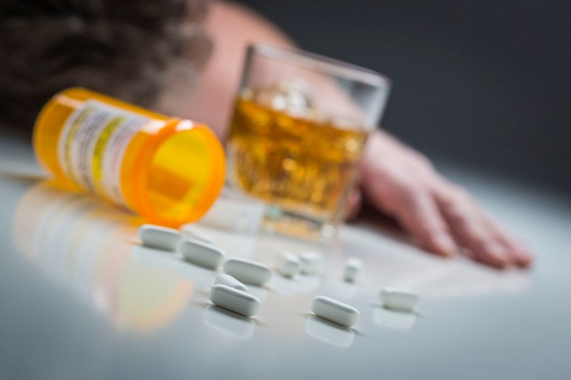 Nadmierne przepisywanie przeciwbólowych leków opioidowych przyczynia się do wzrostu liczby zgonów /123RF/PICSEL