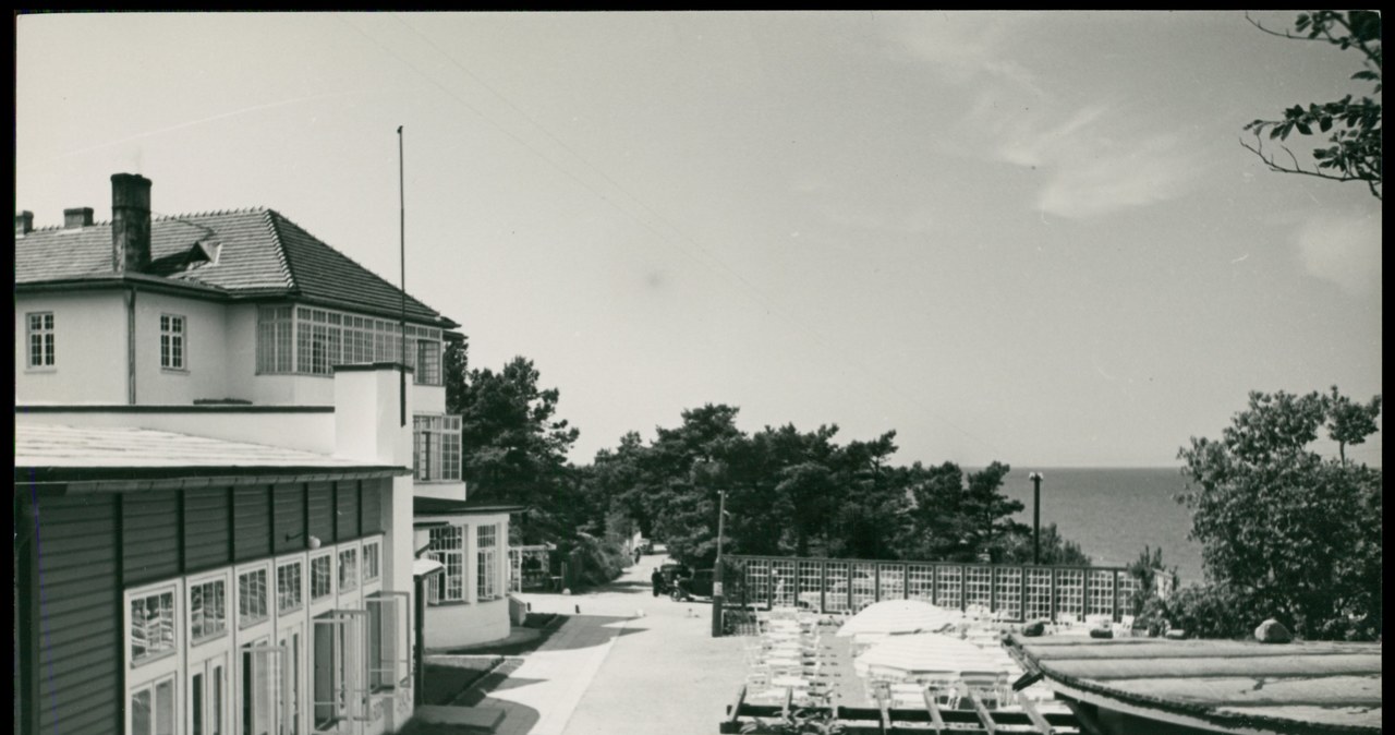 Nadmorska restauracja w Jastrzębiej Górze, lata 1930–1939. Fot. Henryk Poddębski (Narodowe Archiwum Cyfrowe) /materiały prasowe