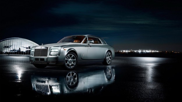 Nadwozie limitowanego Phantoma Coupe pokrywa specjalny lakier "Aviator Grey". /Rolls-Royce