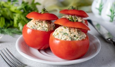 Nadziewane pomidorki to hit wszystkich domówek. Z kremowym farszem smakują pysznie 