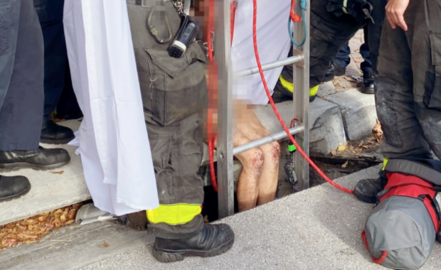 Naga kobieta w studzience ściekowej. Od 3 tygodni była poszukiwana 