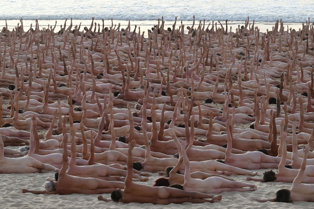 Naga sesja na plaży w Sydney /DEAN LEWINS /PAP/EPA