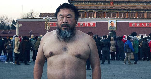 Nagi Ai Weiwei na placu Tian'anmen /materiały dystrybutora