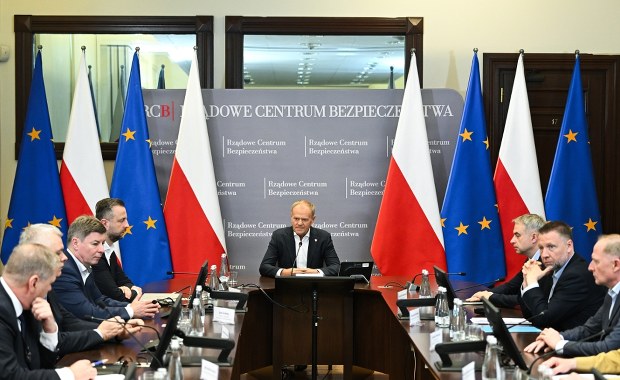 Nagła narada premiera z ministrami. W nocy Tusk rozmawiał z Nawrockim
