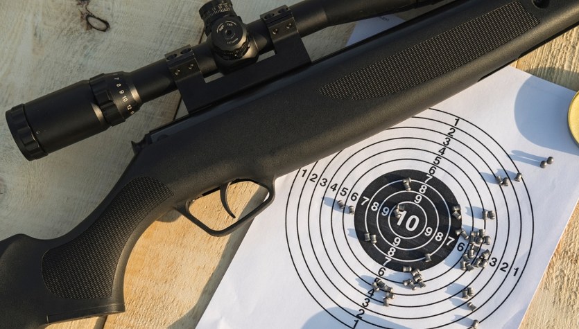 Nagle zaczął strzelać do ludzi w centrum Kielc. Był tak pijany, że nie trafiał