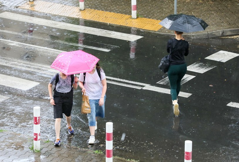 Nagły zwrot w pogodzie. Niż Larissa nadciąga do Polski. To koniec upalnego lata?