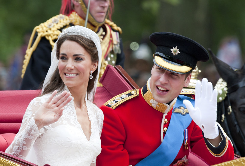 Najbardziej pożądana suknia ślubna na świecie. Księżna Kate i książę William /John Phillips/Getty Images /Getty Images