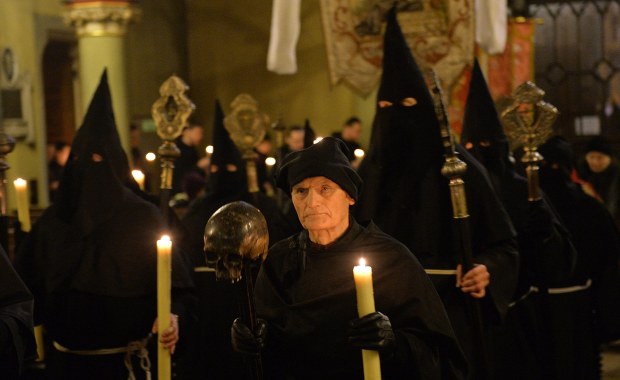 Najbardziej tajemnicze bractwo w Polsce. Czarne habity i czaszki