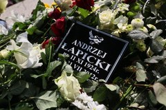 Najbliżsi i przyjaciele pożegnali Andrzeja Łapickiego