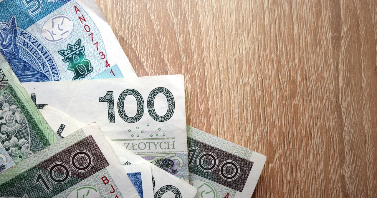 Najbliższe tygodnie będą niepewne dla zlotego /123RF/PICSEL