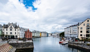 Najbogatszy kraj na świecie leży w Europie. Z Polski dolecisz w 1,5 godziny 