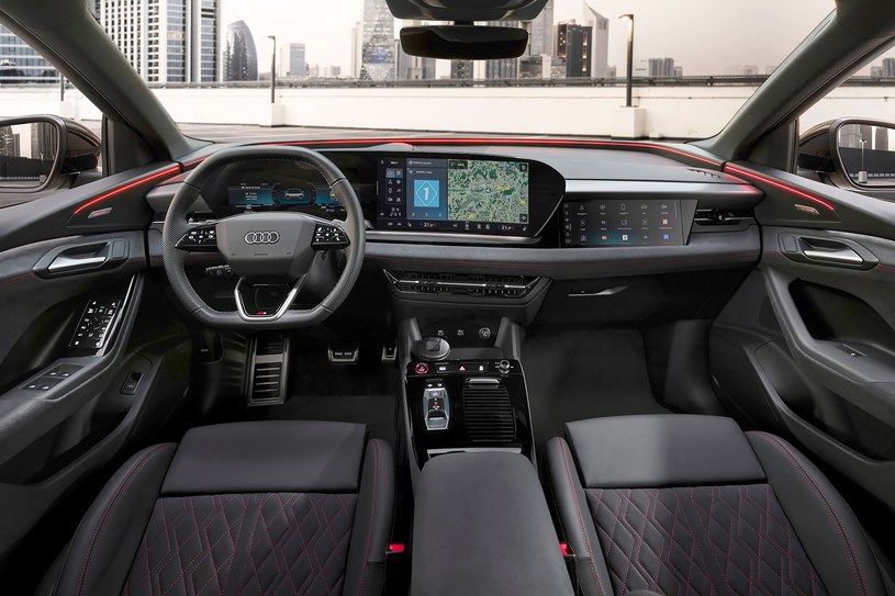Najciekawiej we wnętrzu Audi Q6 e-tron prezentuje się jego nowy, cyfrowy kokpit. /materiały prasowe