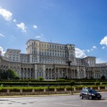 Najcięższy budynek świata. 4,1 mln ton i ciągle się zapada