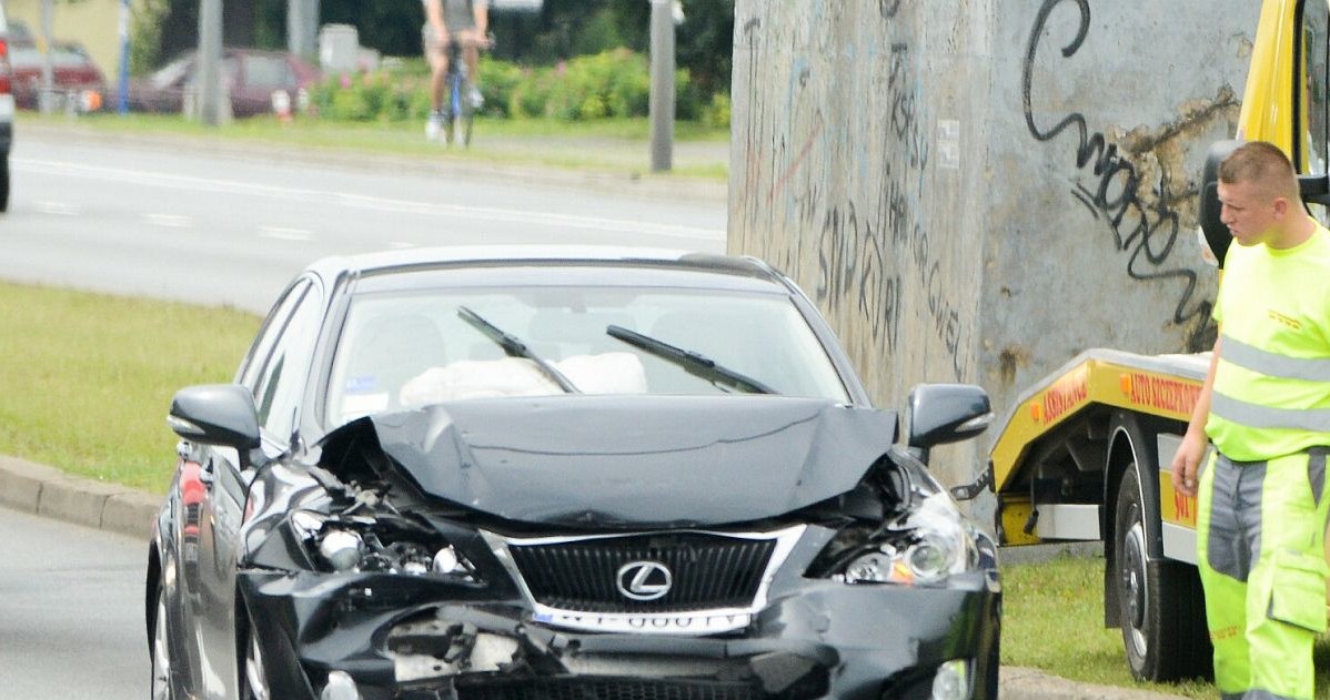 Najczęściej naprawiane po wypadkach samochody w Europie. Na szczycie listy znalazł sie Lexus /Piotr Fotek/REPORTER /Agencja SE/East News