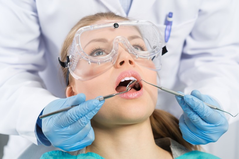 Moje Kości I Zęby Są Słabe I Niewłaściwie Się Rozwijają Słabe zęby w genach? Dentyści obalają mit - Kobieta w INTERIA.PL
