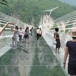 Najdłuższy szklany most powstanie w Chinach