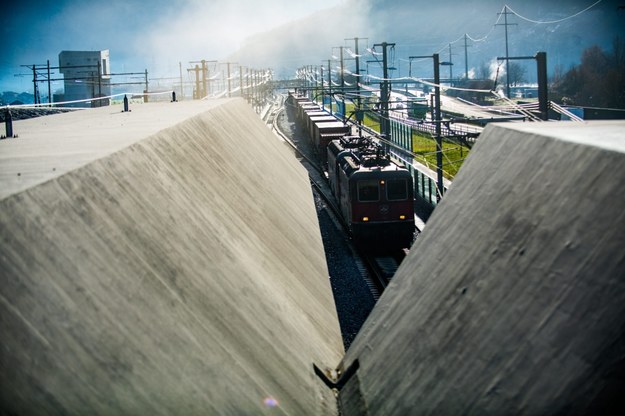 Najdłuższy tunel kolejowy /SAMUEL GOLAY /PAP/EPA