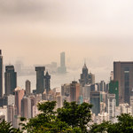 Najdroższe miasta: Hongkong traci pozycję numer jeden. Warszawa i Kraków wspinają się w rankingu