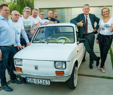 Najdroższy Fiat 126p w historii? Tom Hanks sprzedał Malucha za 370 000 zł 