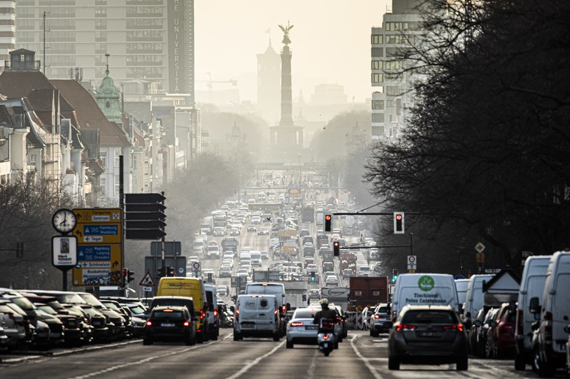 Najłatwiej samochód stracić w Berlinie. Szczególnie jeśli to Range Rover lub Kia Stinger /Getty Images