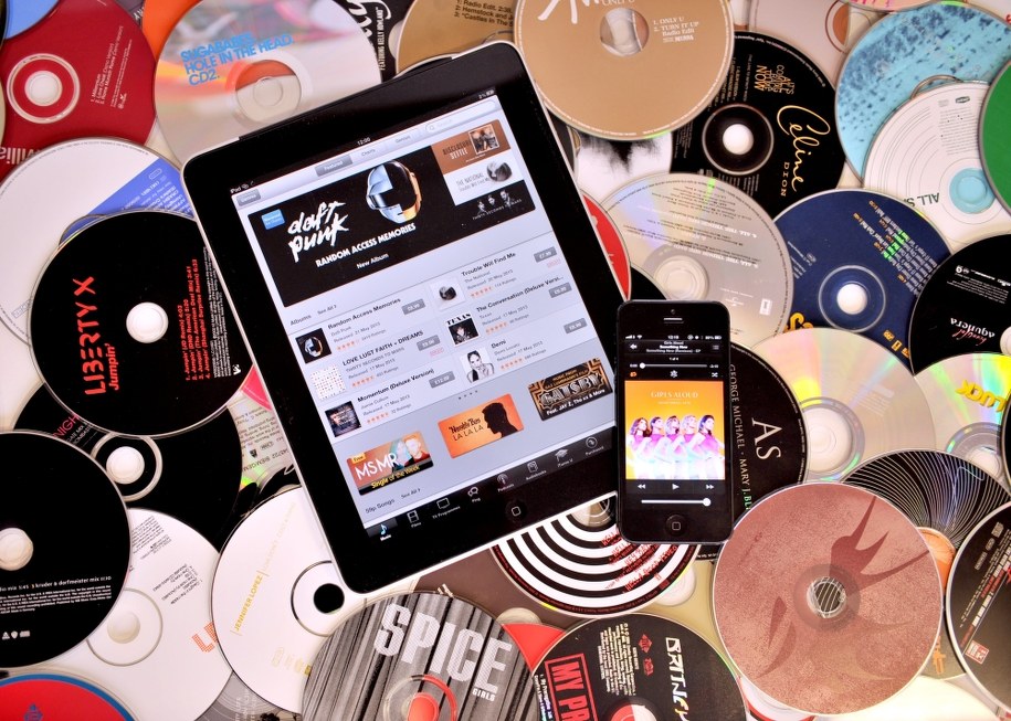 Najlepiej pamiętamy najnowsze piosenki. /Edward Smith    /PAP/EPA