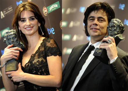 Najlepsza aktorka drugoplanowa (Penelope Cruz) i najlepszy aktor (Benicio del Toro) /AFP