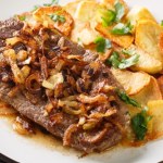 Najlepsza część wołowiny na bitki i nie tylko. Delikatna, ma niewiele tłuszczu i nie potrzebuje długiej obróbki