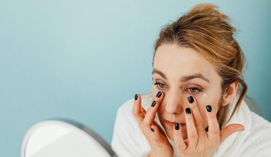 Najlepsza maść do skóry dojrzałej. Za mniej niż 20 zł wygładzi zmarszczki jak najdroższy krem