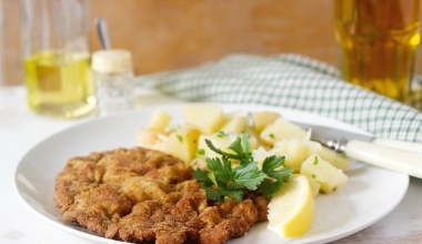 Najlepsza panierka do schabowego. Wychodzi lekka, puszysta i nie odchodzi od mięsa