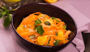 Najlepsza sałatka na piękną skórę. Działa lepiej niż krem z retinolem 