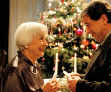 Najlepszą telewizyjną kreację w karierze stworzył Gajos w filmie Janusza Morgensterna "Żółty szalik" na podstawie scenariusza Jerzego Pilcha. Aktor wcielił się w mężczyznę zmagającego się z alkoholowym nałogiem.

"Możemy mówić tutaj o najwyższych rejonach sztuki aktorskiej. Najgłośniejszym ostatnio filmem o alkoholiku było 'Zostawić Las Vegas' Mike'a Figgisa. Odtwórca głównej roli w tym filmie, Nicolas Cage, otrzymał Oscara, a przecież w porównaniu z Gajosem to jakiś pikuś. Janusz Gajos w tym małym filmie jest znacznie prawdziwszy, dramatyczny. Gajos pochodzi niestety z małej kinematografii, z egzotycznego dla wielu języka polskiego, a jest aktorem, który powinien grać o najwyższe stawki kinematografii światowej" -  chwalił Gajosa Jerzy Pilch.