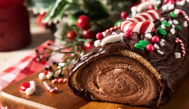 Najlepsze ciasta na Wigilię 2025 – makowiec, pierniki, panettone teraz dużo taniej!