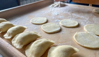 Najlepsze ciasto na pierogi. Sprężyste, delikatne, nie rozgotuje się