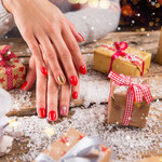 Najlepsze inspiracje na świąteczny manicure