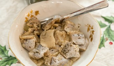 Najlepsze śledzie na andrzejki. Ta przekąska pierwsza znika ze stołu