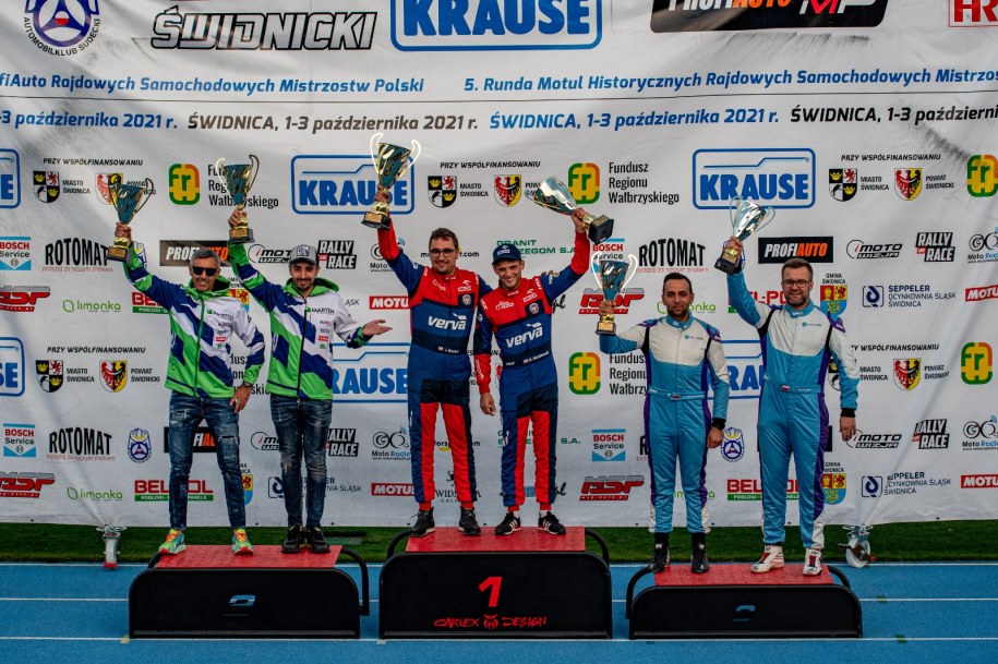 Najlepsze zespoły na podium /Materiały prasowe