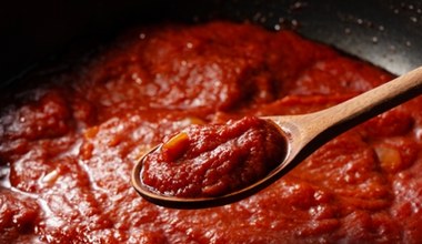 Najlepszy do makaronów i pizzy, smaczniejszy od bolognese. Sos przygotowywały żony włoskich marynarzy