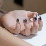 Najlepszy manicure dla fanek horoskopów. Aura nails to nie są zwykłe paznokci