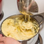 Najlepszy przepis na ciasto parzone. Karpatka wychodzi palce lizać