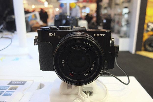 Najlepszy zaawansowany aparat kompaktowy: Sony Cyber-shot DSC-RX1 /INTERIA.PL