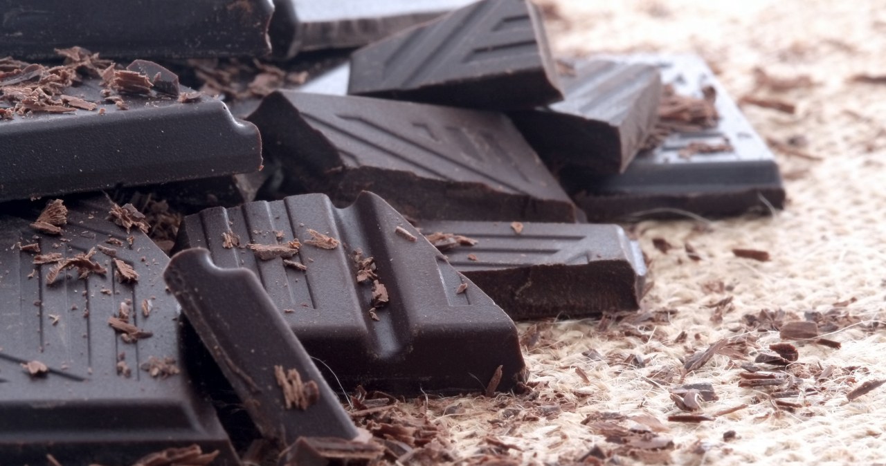 Najlepszym wyborem jest czekolada z wysoką zawartością kakao, minimum 70% /123RF/PICSEL
